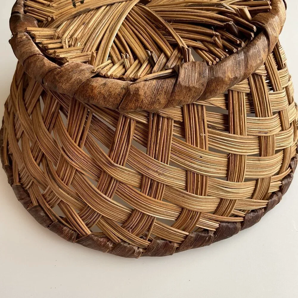 Vintage Handwoven Basket With Leaf Wrap Detail Round Boho Farmhouse 11.5